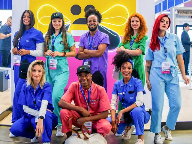Equipe KRA em ação durante evento — foto 1