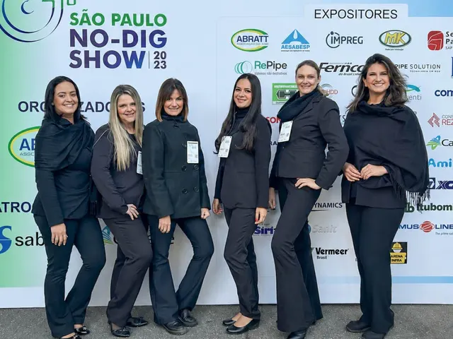Equipe KRA em ação durante evento — foto 8